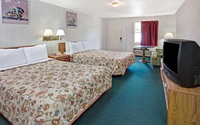 photo 5 of Knights Inn South Houston