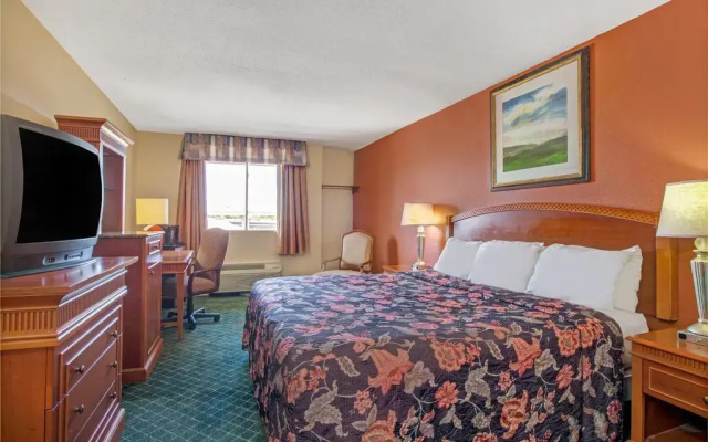 photo 3 of Monte Carlo Inn