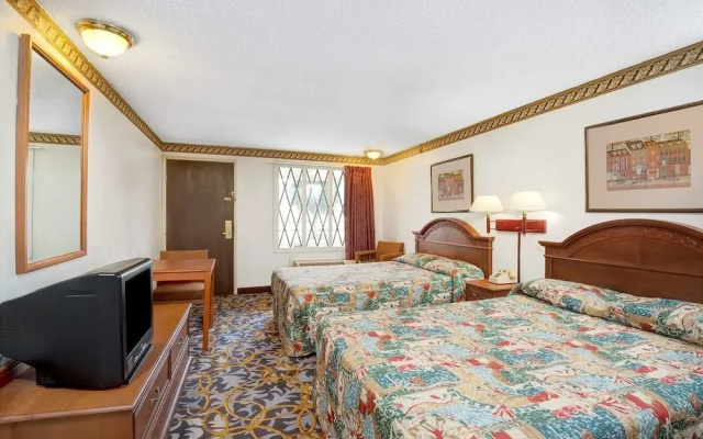 photo 5 of Express Inn