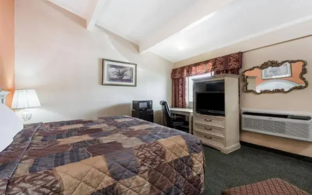 photo 2 of Knights Inn Lake Charles