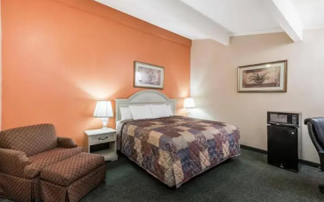 photo 3 of Knights Inn Lake Charles