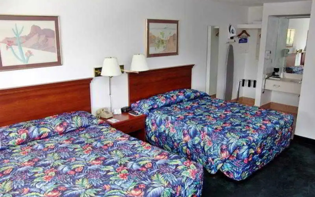 photo 2 of Knights Inn Las Vegas Nv