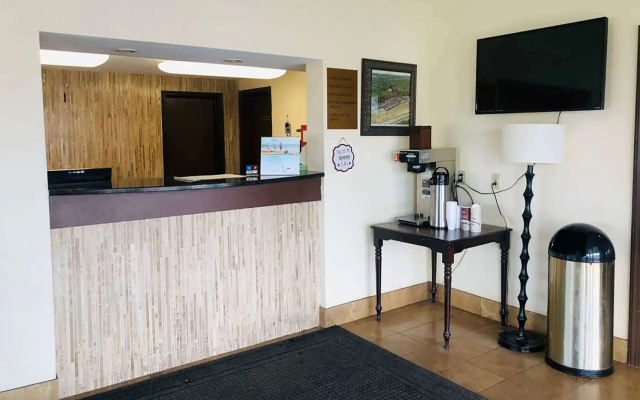 photo 2 of Travelodge by Wyndham Laurel/Ft. Meade/Near NSA