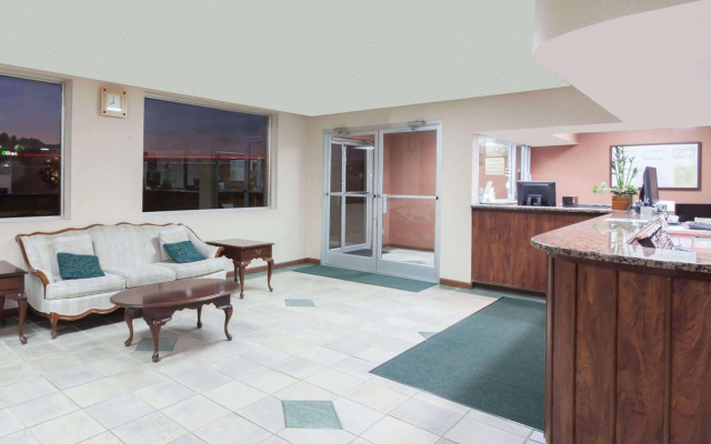 photo 3 of Knights Inn Lebanon