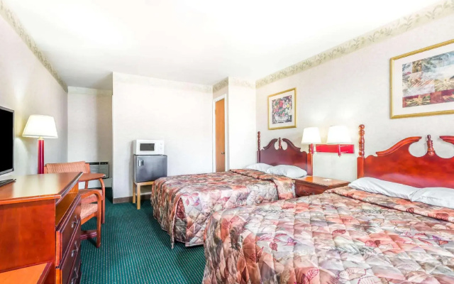 photo 5 of Knights Inn Lenox