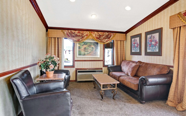 photo 5 of Knights Inn  Madison Heights MI