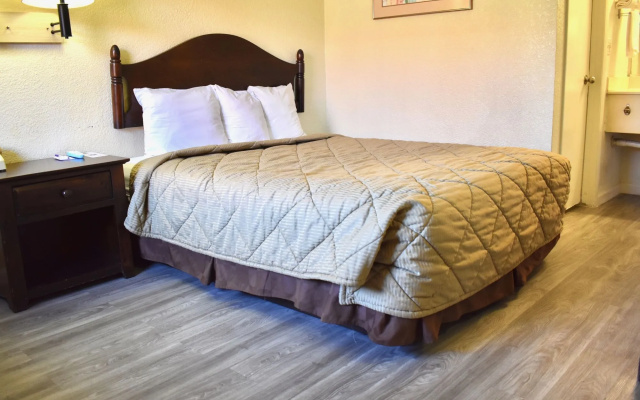 photo 4 of Knights Inn - Mesa, AZ