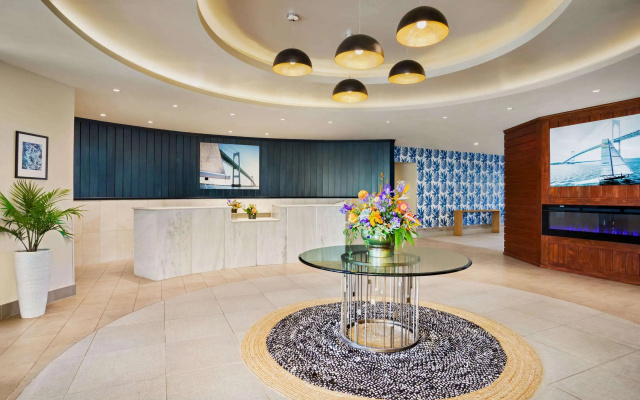 photo 2 of Wyndham Newport Hotel