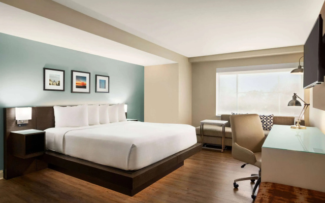 photo 3 of Wyndham Newport Hotel