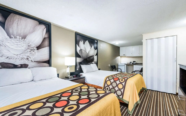 photo 3 of Super 8 by Wyndham Monroe