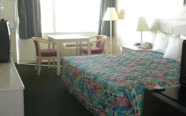 photo 3 of Knights Inn Panama City