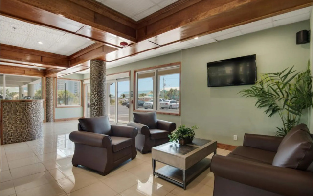 photo 2 of Baymont by Wyndham Panama City Beach