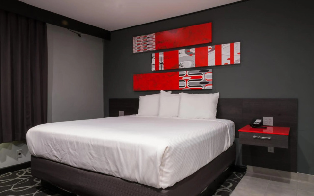 photo 3 of Astro Pasadena Hotel