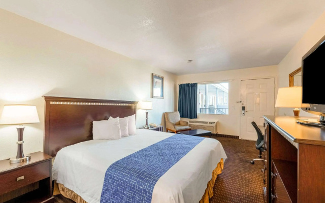 photo 4 of Rodeway Inn