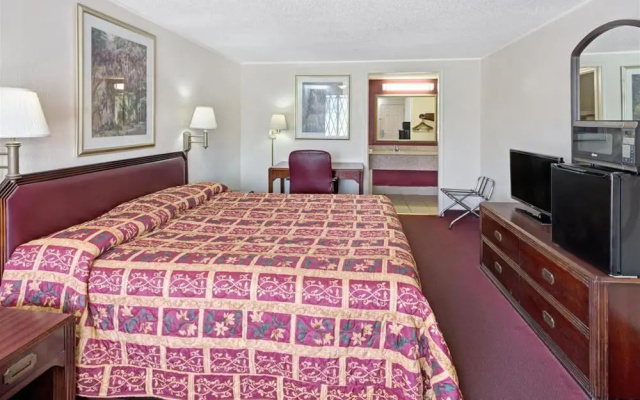 photo 3 of Knights Inn Pittsburgh Bridgeville