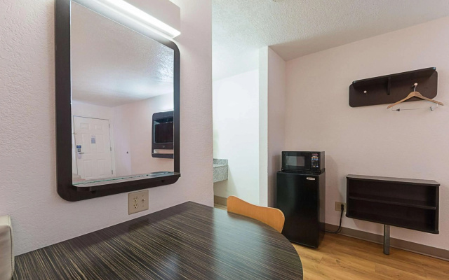 photo 5 of Motel 6 San Antonio, TX - Fiesta Trails