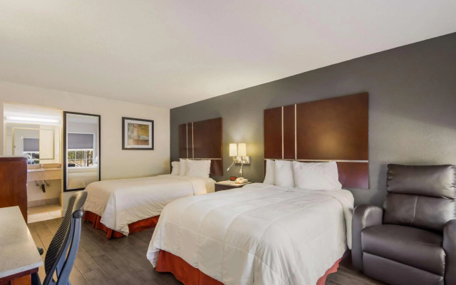 photo 4 of SureStay Hotel by Best Western Sarasota Lido Beach