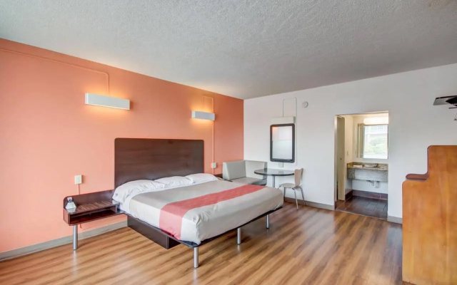 photo 2 of Motel 6 Somerset