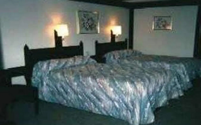 photo 3 of Knights Inn Somerset