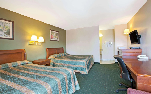 photo 3 of Knights Inn South Hackensack