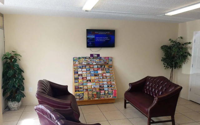 photo 2 of Quality Inn Saint Petersburg North-Tampa Bay