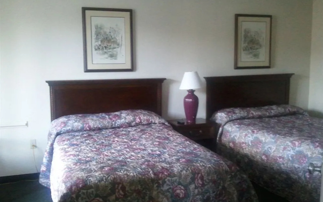 photo 2 of Quarterpath Inn And Suites