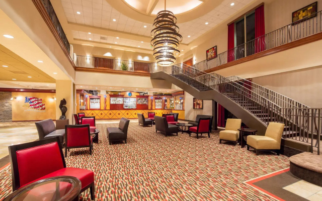 photo 2 of Knott's Hotel