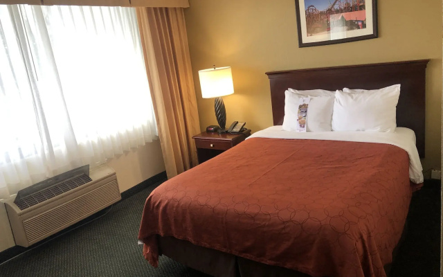 photo 5 of Knott's Hotel