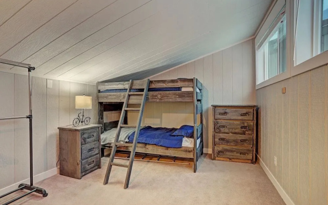 photo 4 of Knotty Pine Lodge 4 Bedroom Townhouse by RedAwning