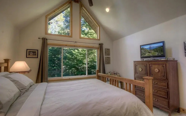 photo 3 of Knotty Pine Retreat 3 Bedroom Home