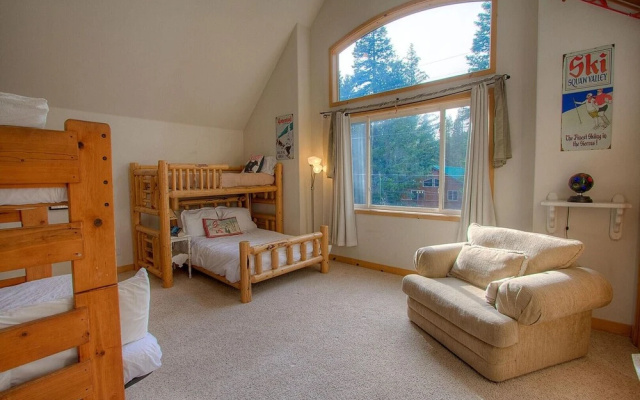 photo 4 of Knotty Pine Retreat 3 Bedroom Home