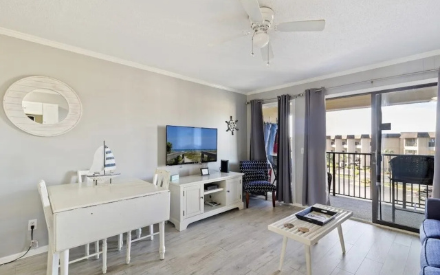 photo 4 of Kosta Rooca 1 Bedroom Home by Redawning