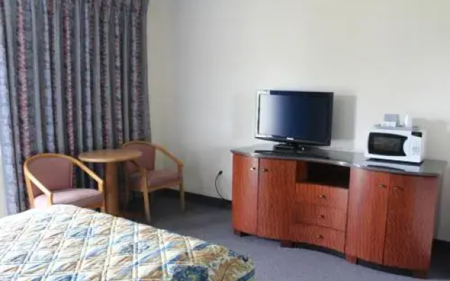 photo 2 of Krystal Penguin Inn