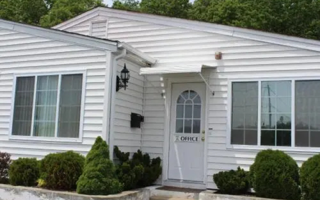 photo 4 of Krystal Penguin Inn