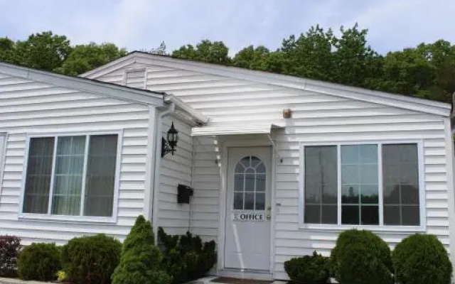 photo 5 of Krystal Penguin Inn