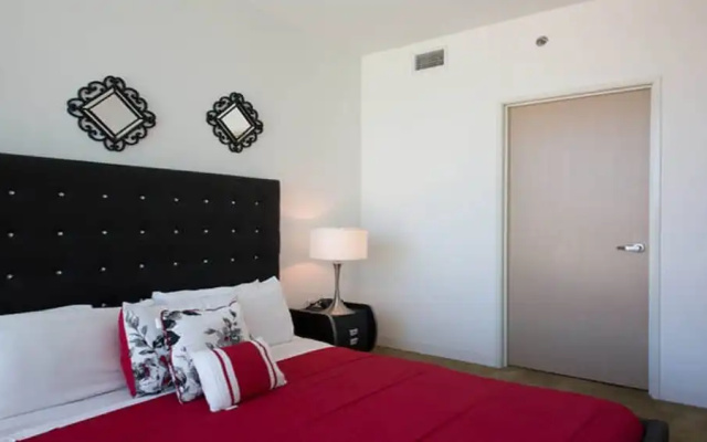 photo 3 of Modern La 2 Bedroom Luxury Suites