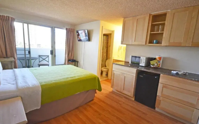 photo 4 of KV702 Waikiki Private Waterfall Room, Mountain View!