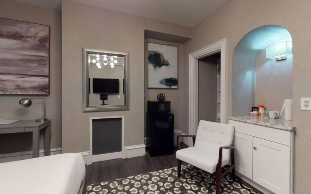 photo 2 of L 3-33 Stylish Private Studio in Boston!