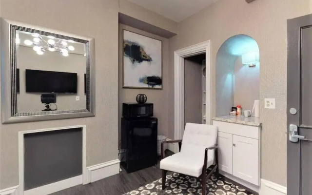photo 3 of L 3-33 Stylish Private Studio in Boston!