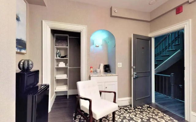 photo 4 of L 3-33 Stylish Private Studio in Boston!