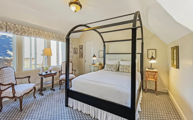 photo 4 of L Auberge Carmel