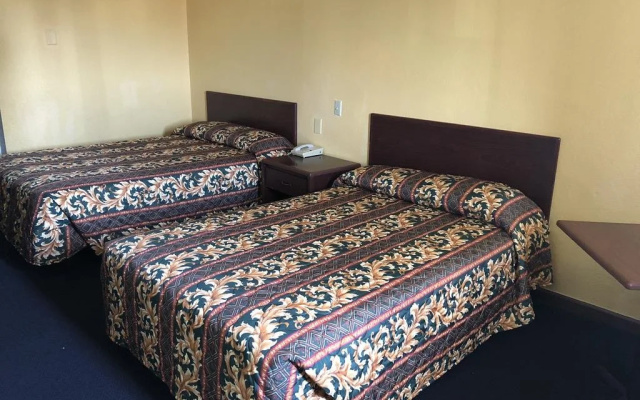 photo 2 of Lone Star Inn