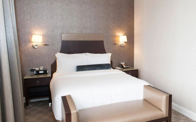photo 2 of La Banque Hotel