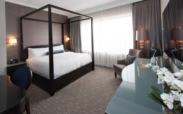 photo 4 of La Banque Hotel