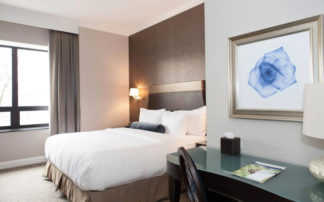 photo 5 of La Banque Hotel