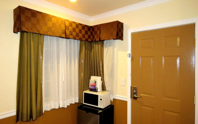 photo 4 of La Bonita Inn Motel