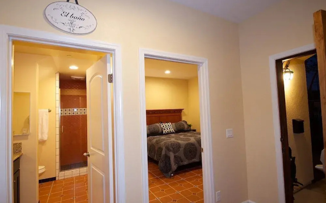photo 3 of La Casa de Mickey 6 Bedrooms 4 Bathrooms Home