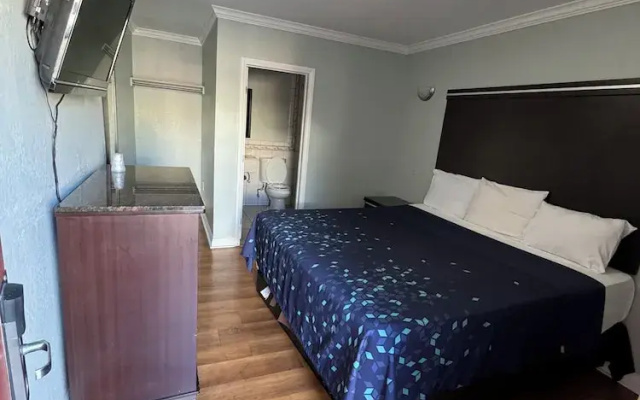 photo 5 of La Cienega Motel