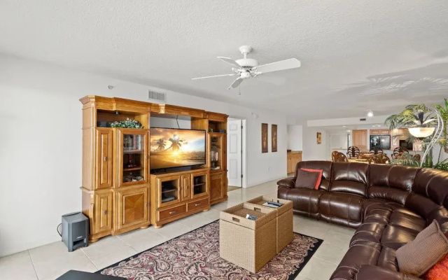 photo 2 of La Contessa 307 - Three Bedroom Condo