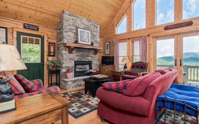 photo 2 of La Dolce Vita - 4 Br Cabin